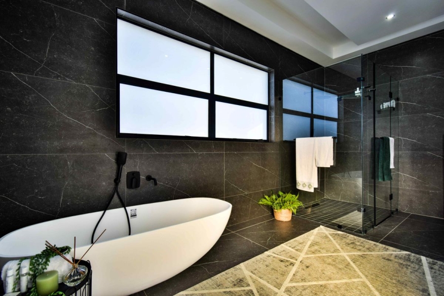 5 Bedroom Property for Sale in Midstream Ridge Gauteng