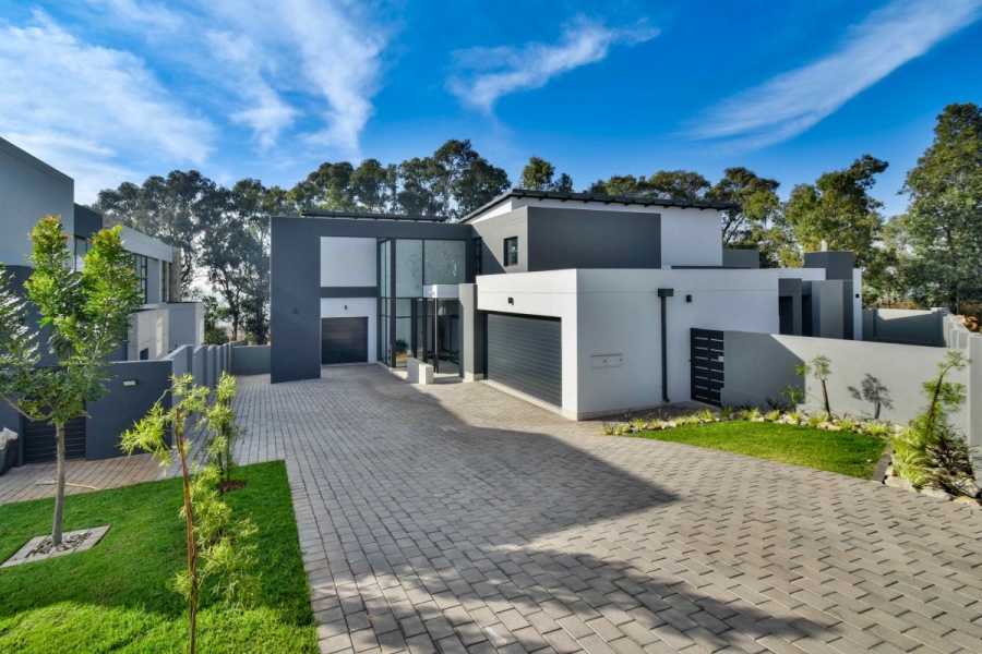 5 Bedroom Property for Sale in Midstream Ridge Gauteng