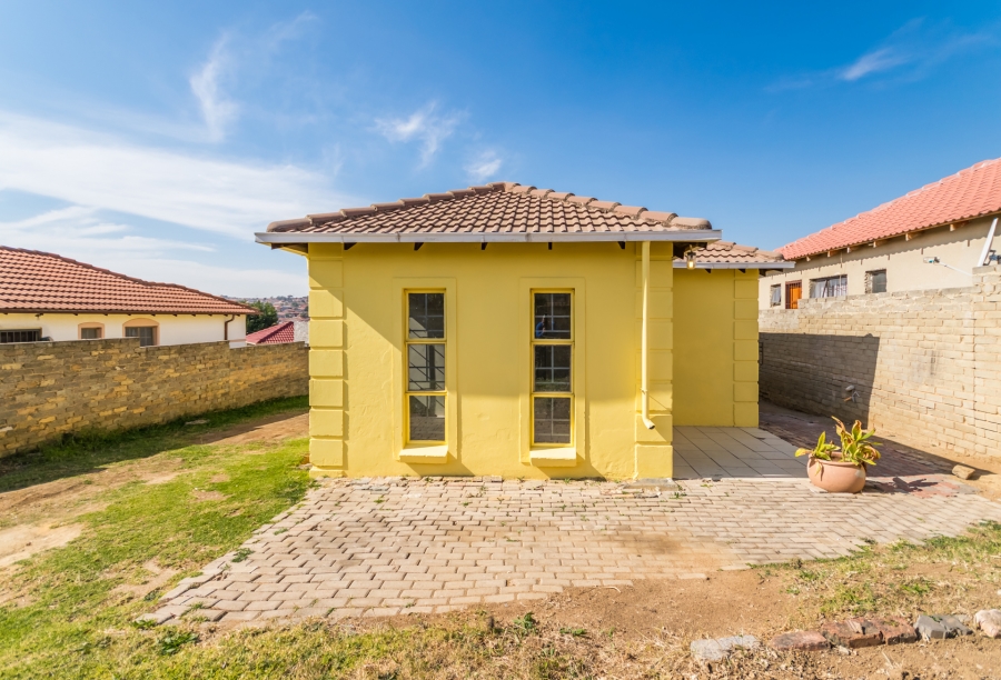 2 Bedroom Property for Sale in Cosmo City Gauteng