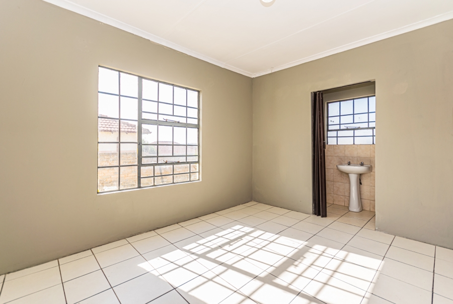 2 Bedroom Property for Sale in Cosmo City Gauteng