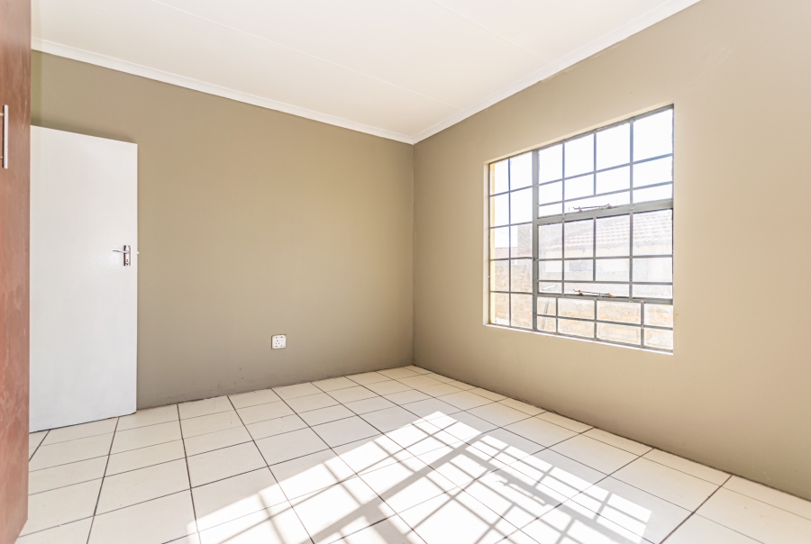 2 Bedroom Property for Sale in Cosmo City Gauteng