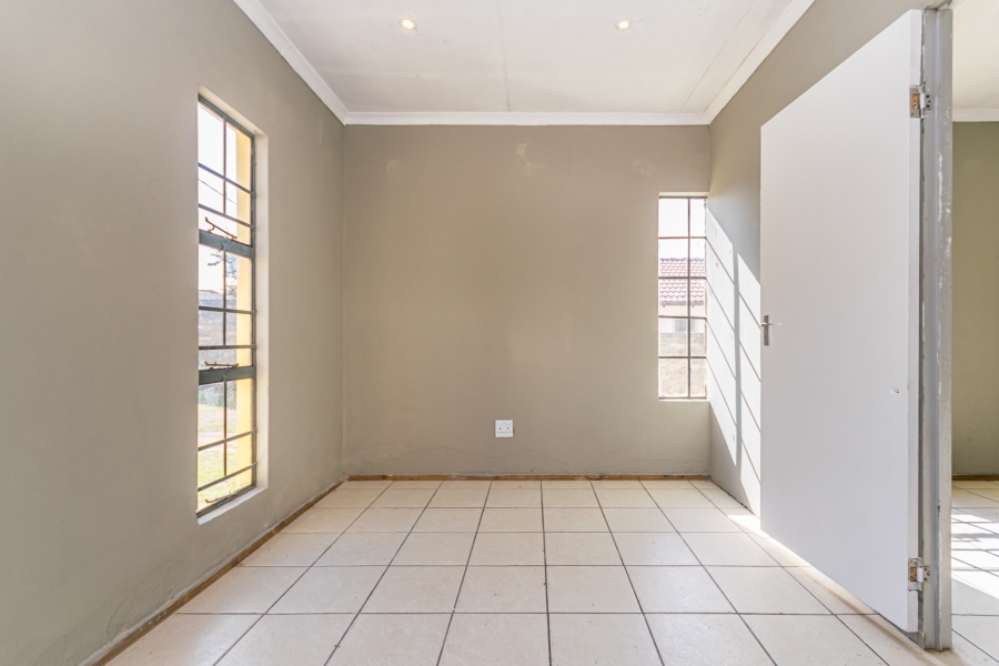 2 Bedroom Property for Sale in Cosmo City Gauteng
