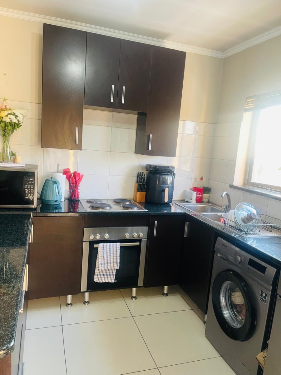 2 Bedroom Property for Sale in Noordwyk Gauteng