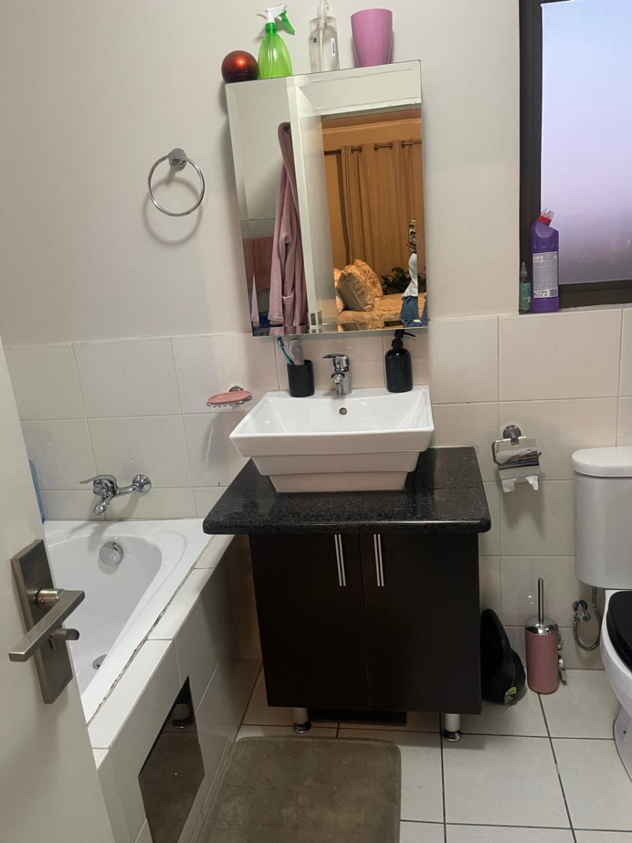 2 Bedroom Property for Sale in Noordwyk Gauteng