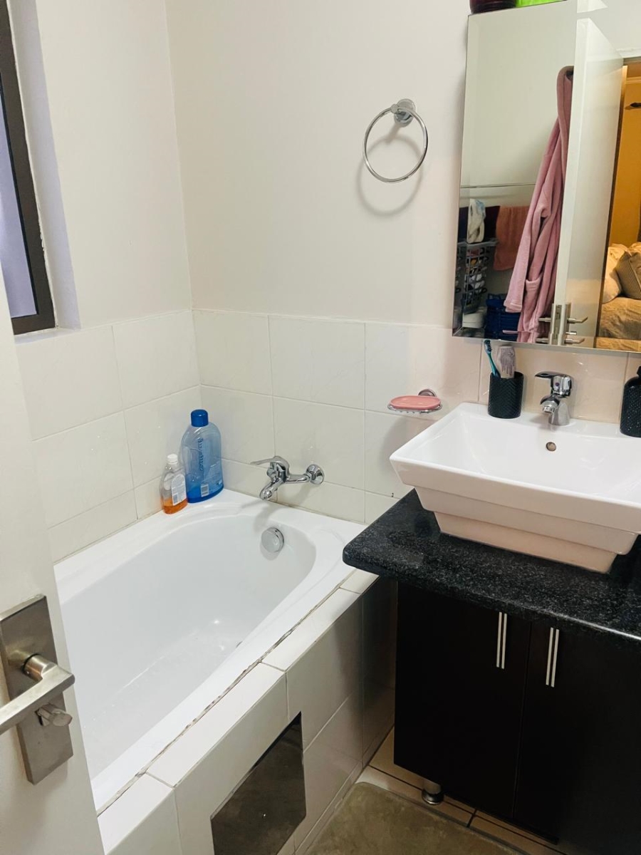 2 Bedroom Property for Sale in Noordwyk Gauteng
