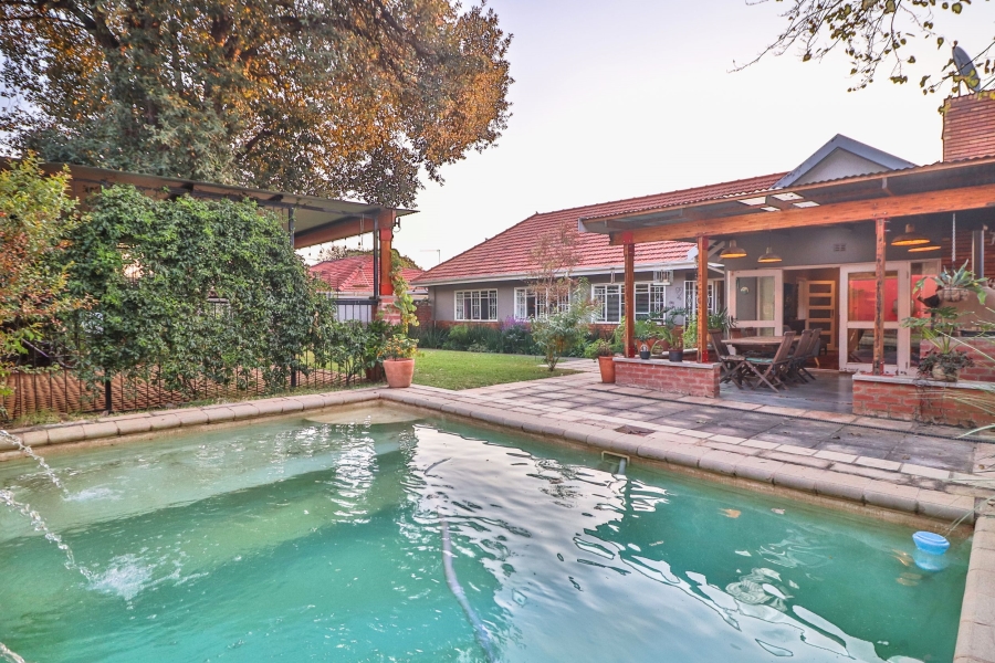 4 Bedroom Property for Sale in Linden Gauteng