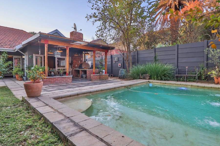 4 Bedroom Property for Sale in Linden Gauteng