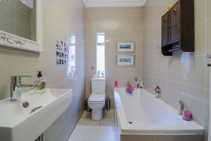 4 Bedroom Property for Sale in Linden Gauteng