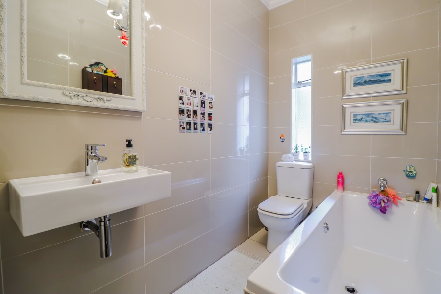 4 Bedroom Property for Sale in Linden Gauteng