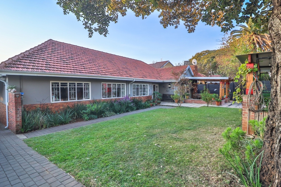 4 Bedroom Property for Sale in Linden Gauteng