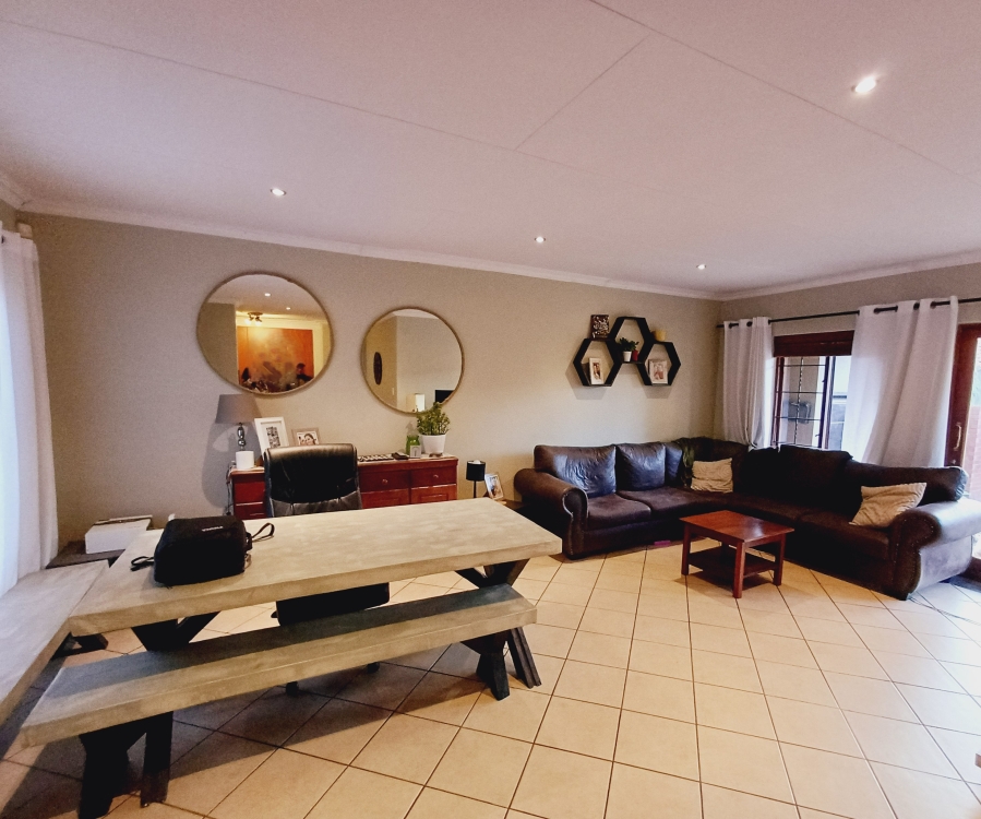 2 Bedroom Property for Sale in Moreleta Park Gauteng