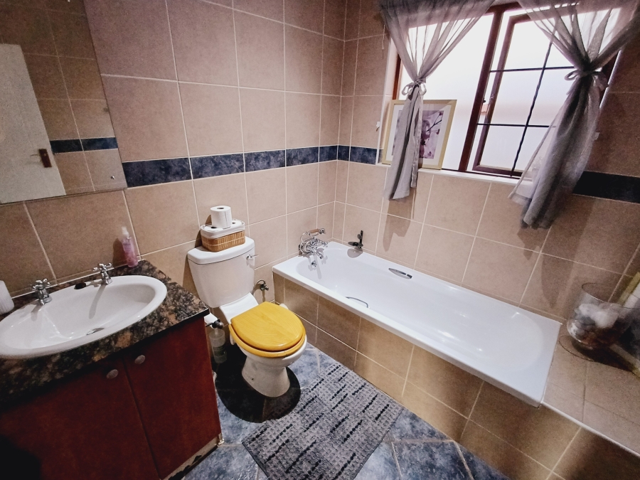 2 Bedroom Property for Sale in Moreleta Park Gauteng