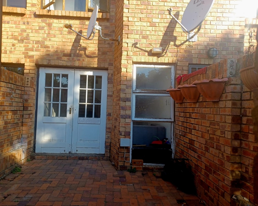 1 Bedroom Property for Sale in Windsor West Gauteng