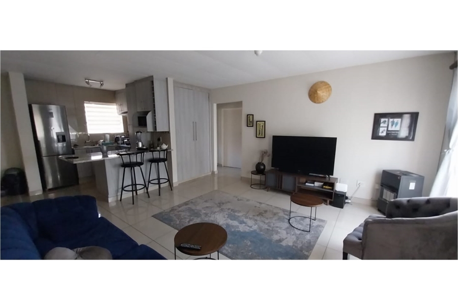 To Let 2 Bedroom Property for Rent in Vorna Valley Gauteng