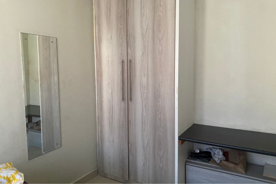 To Let 2 Bedroom Property for Rent in Vorna Valley Gauteng