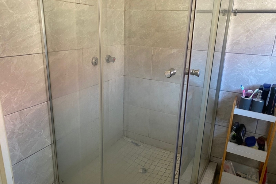 To Let 2 Bedroom Property for Rent in Vorna Valley Gauteng