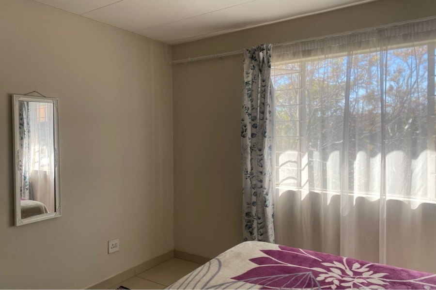 To Let 2 Bedroom Property for Rent in Vorna Valley Gauteng