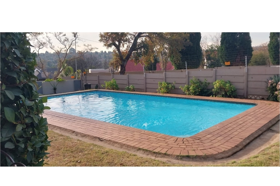 To Let 2 Bedroom Property for Rent in Vorna Valley Gauteng