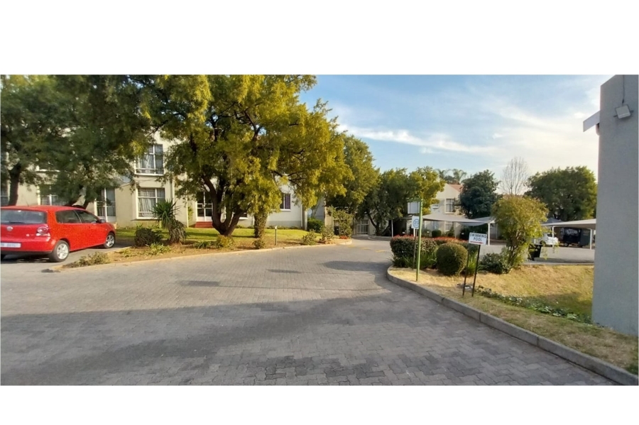 To Let 2 Bedroom Property for Rent in Vorna Valley Gauteng