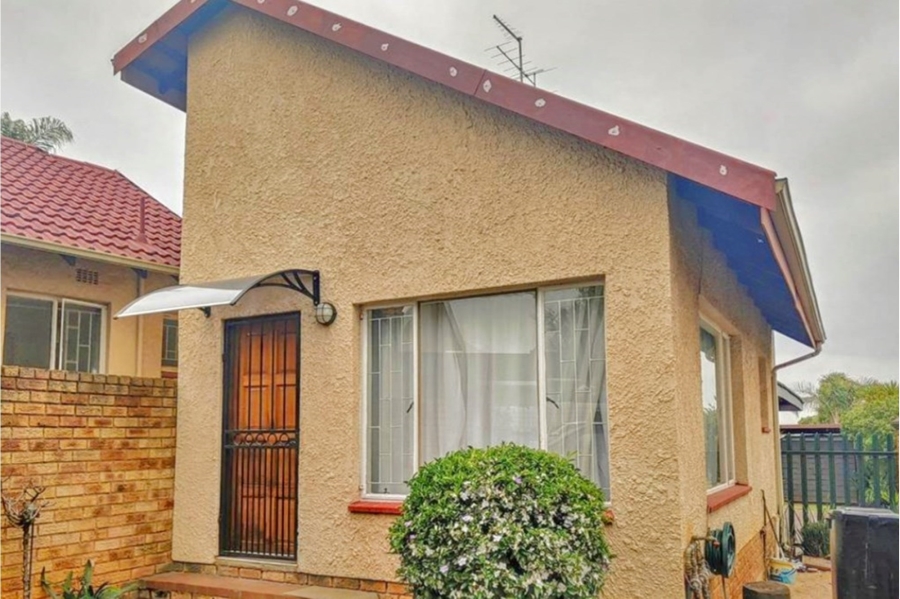 To Let 1 Bedroom Property for Rent in Van Riebeeck Park Gauteng