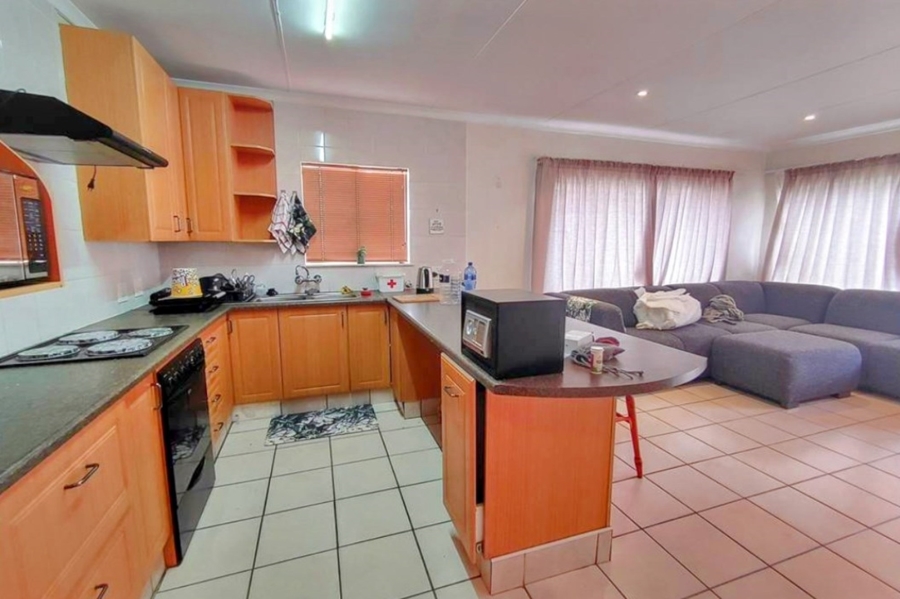 To Let 1 Bedroom Property for Rent in Van Riebeeck Park Gauteng