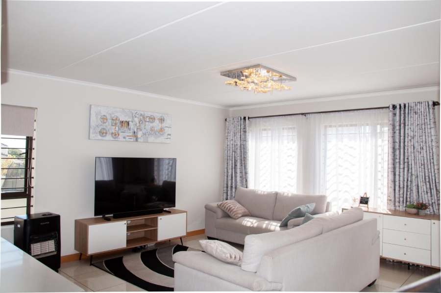 To Let 4 Bedroom Property for Rent in Carlswald Gauteng