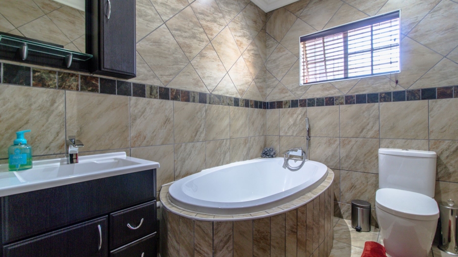 3 Bedroom Property for Sale in Alberante Gauteng