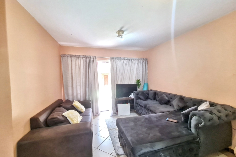 2 Bedroom Property for Sale in Noordwyk Gauteng
