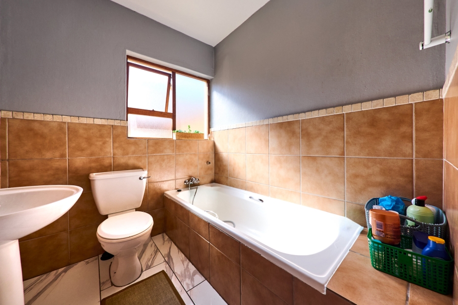 3 Bedroom Property for Sale in Erand Gardens Gauteng