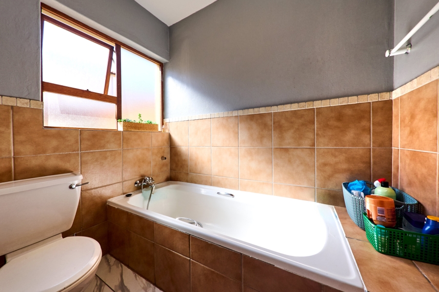 3 Bedroom Property for Sale in Erand Gardens Gauteng