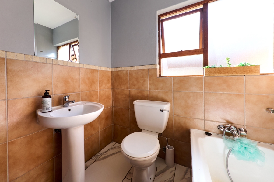 3 Bedroom Property for Sale in Erand Gardens Gauteng
