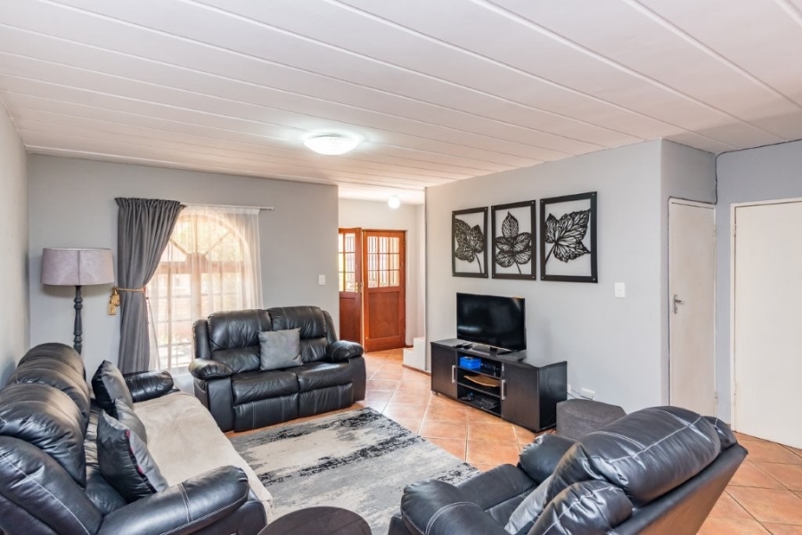 To Let 3 Bedroom Property for Rent in Noordheuwel Gauteng