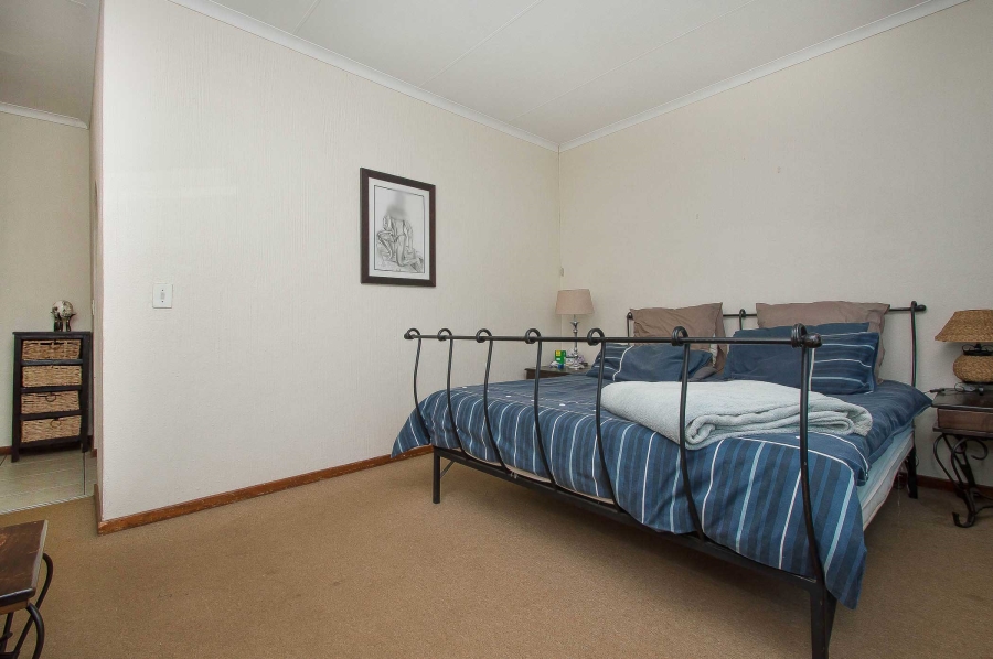 3 Bedroom Property for Sale in Roodekrans Gauteng