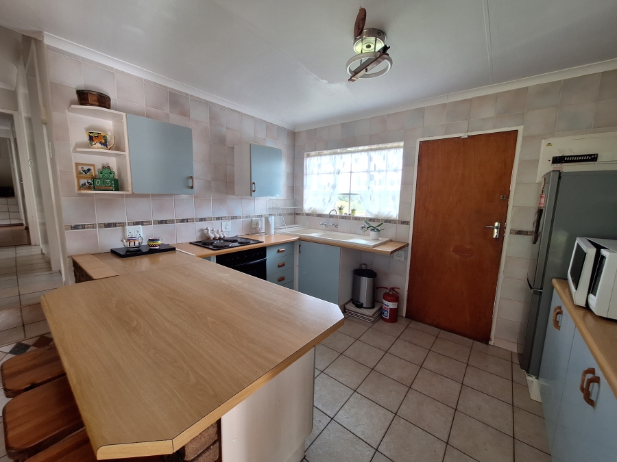 4 Bedroom Property for Sale in Roodekrans Gauteng