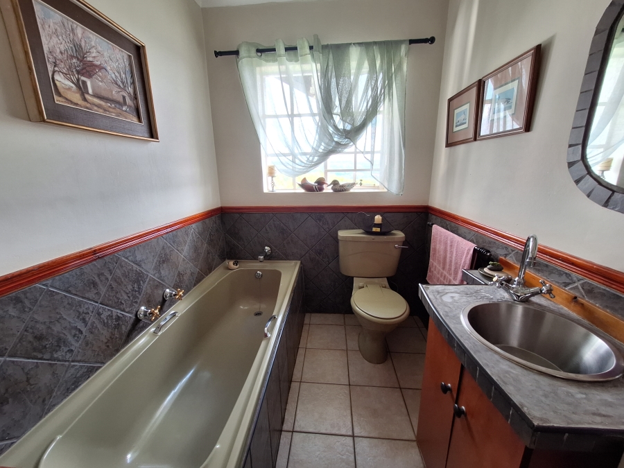 4 Bedroom Property for Sale in Roodekrans Gauteng