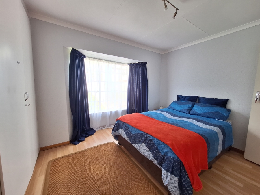 4 Bedroom Property for Sale in Roodekrans Gauteng
