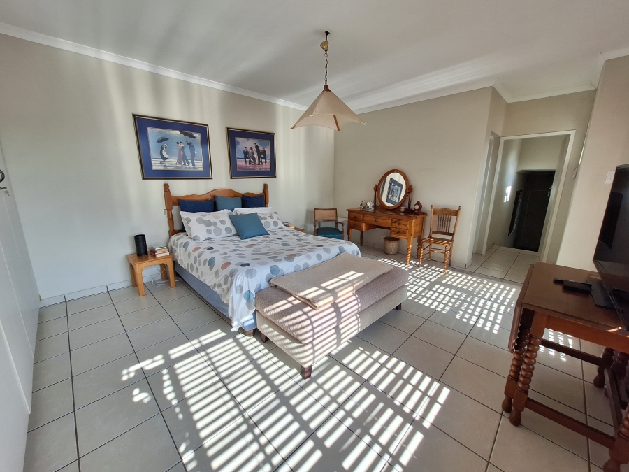 4 Bedroom Property for Sale in Roodekrans Gauteng
