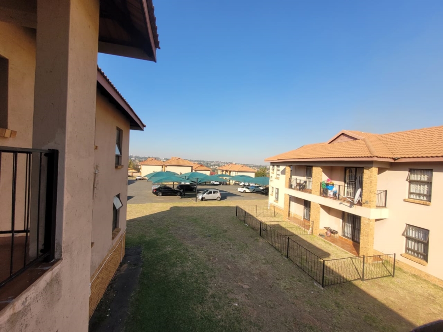 2 Bedroom Property for Sale in Groblerpark Gauteng