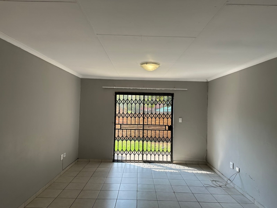 2 Bedroom Property for Sale in Groblerpark Gauteng