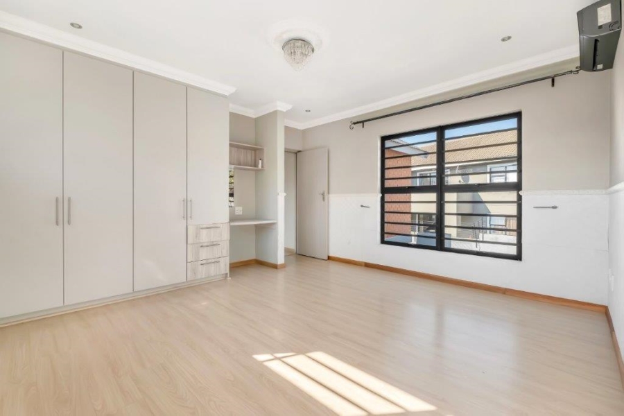 4 Bedroom Property for Sale in Ferndale Gauteng
