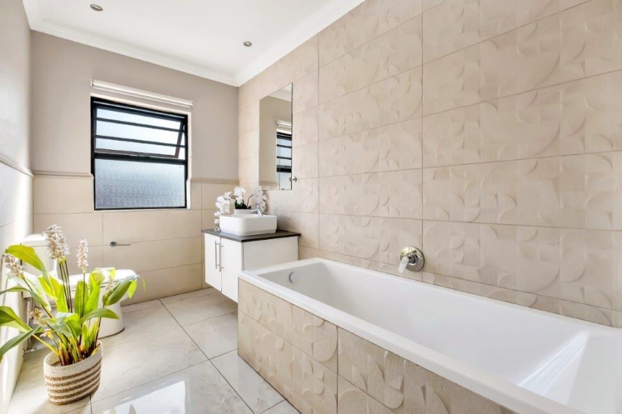 4 Bedroom Property for Sale in Ferndale Gauteng