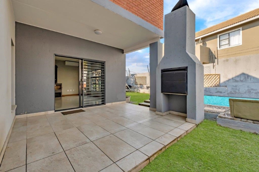 4 Bedroom Property for Sale in Ferndale Gauteng