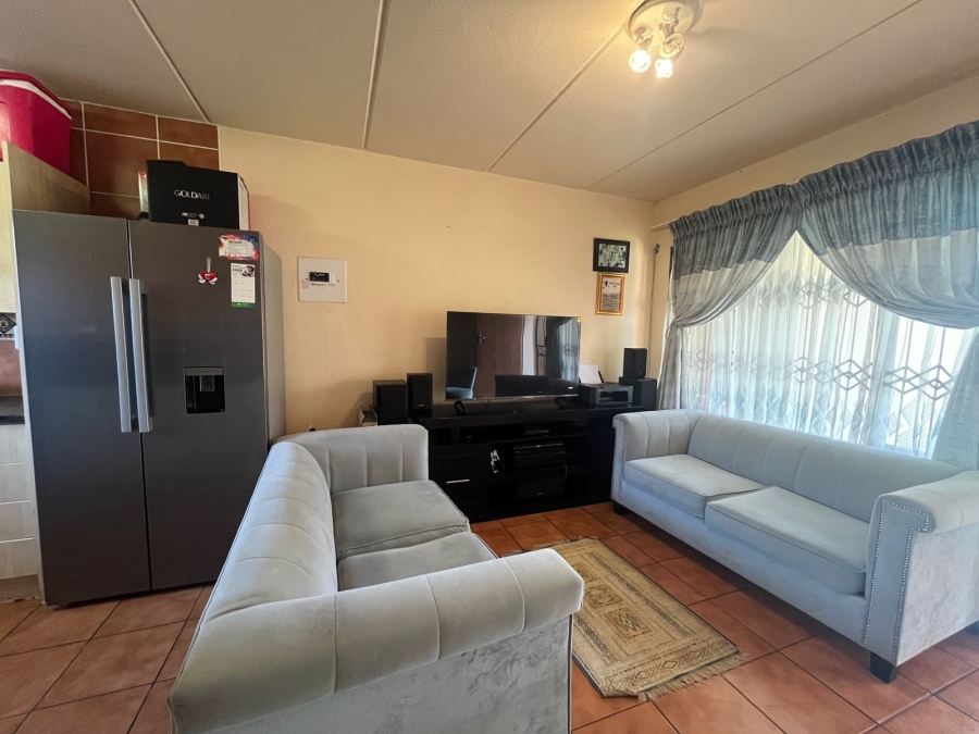 2 Bedroom Property for Sale in Meredale Gauteng