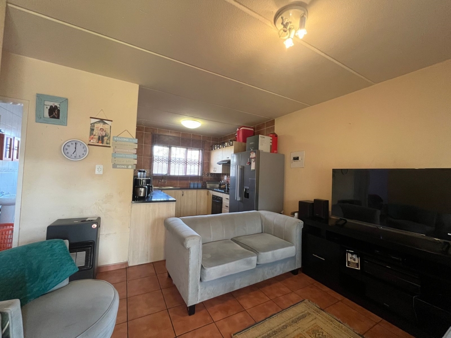 2 Bedroom Property for Sale in Meredale Gauteng