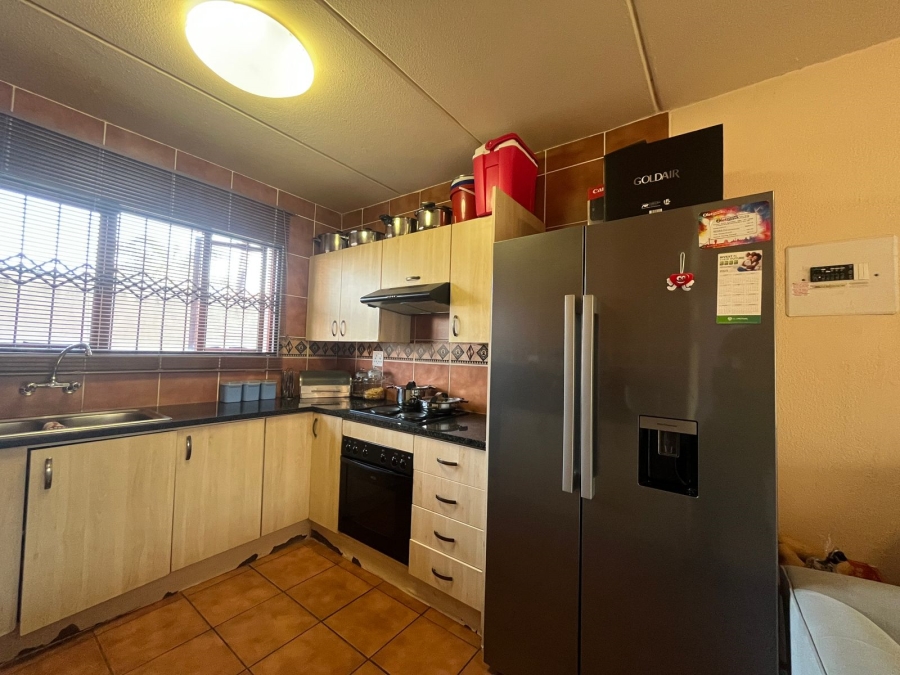 2 Bedroom Property for Sale in Meredale Gauteng