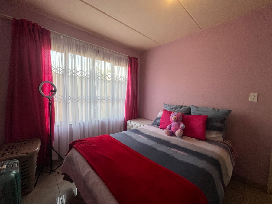 2 Bedroom Property for Sale in Meredale Gauteng