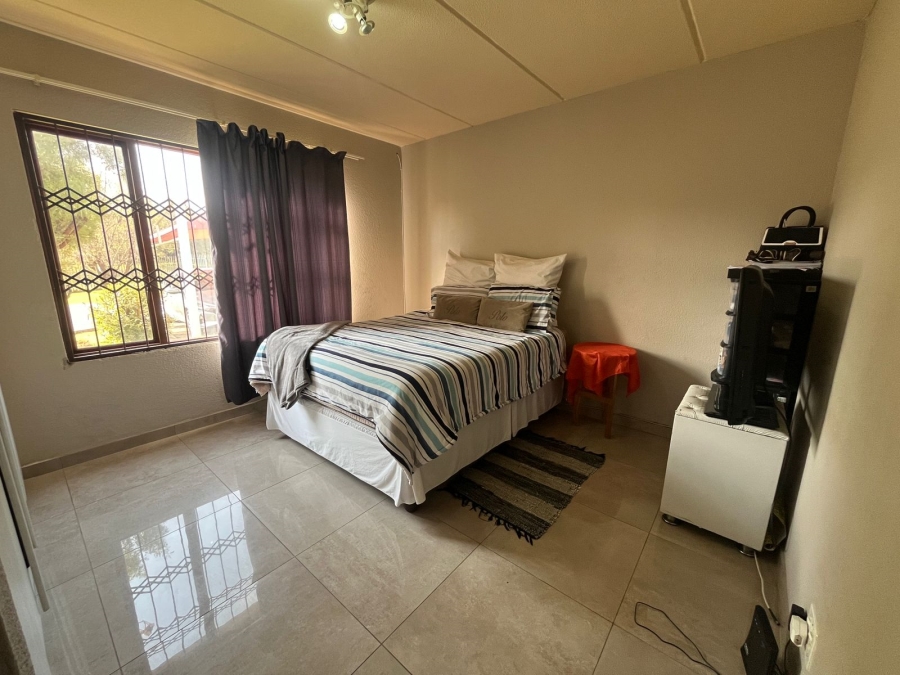 2 Bedroom Property for Sale in Meredale Gauteng