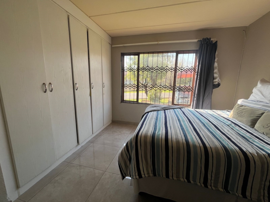 2 Bedroom Property for Sale in Meredale Gauteng