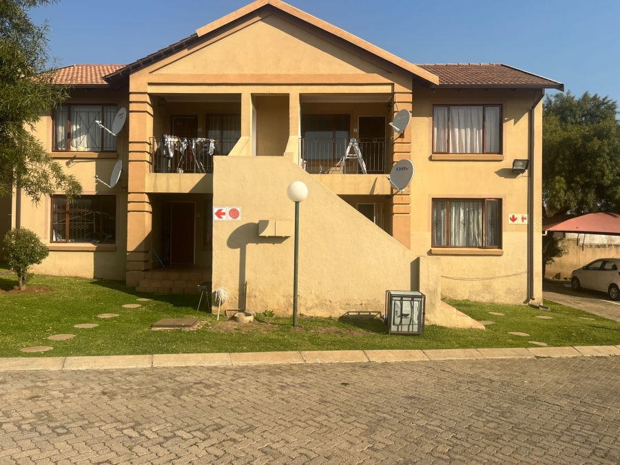 2 Bedroom Property for Sale in Meredale Gauteng