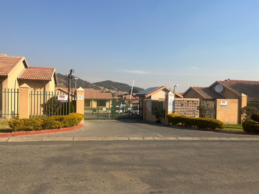 2 Bedroom Property for Sale in Meredale Gauteng